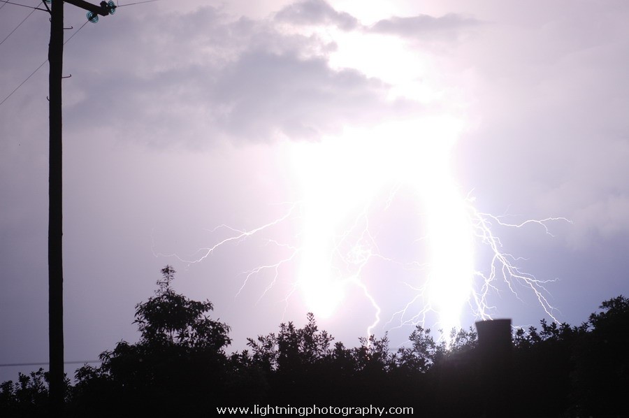 Lightning Image 2005092608