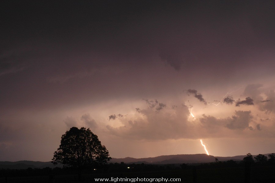 Lightning Image 2005102426