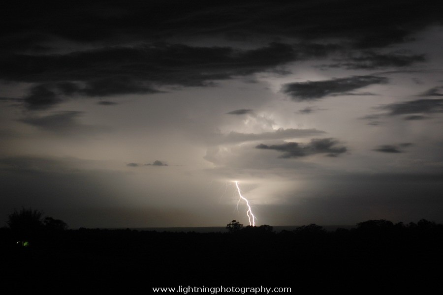 Lightning Image 2005102549