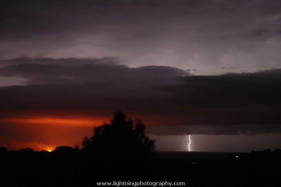 Lightning Image 2005102566