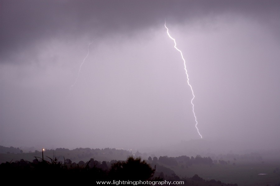 Lightning Image 2005102736