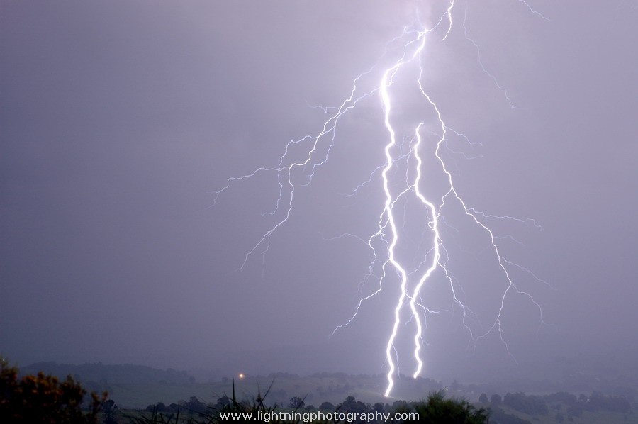 Lightning Image 2005102737