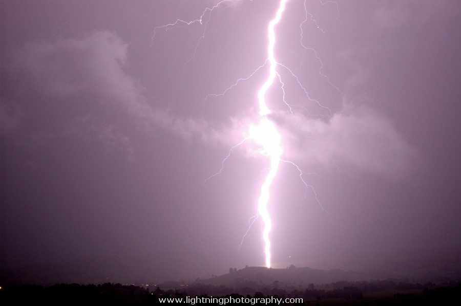 Lightning Image 2005102739