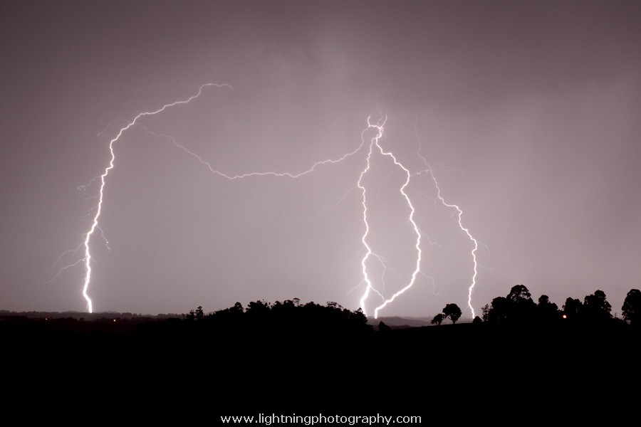 Lightning Image 2005102743