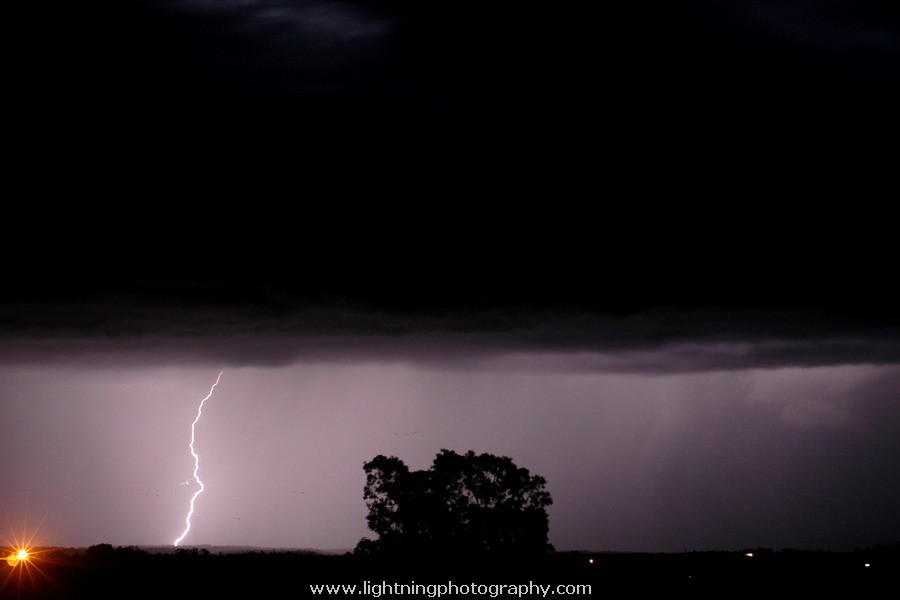 Lightning Image 2005120190