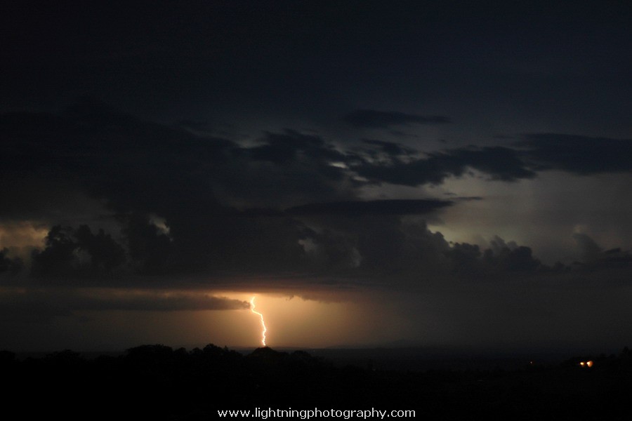 Lightning Image 2005120702