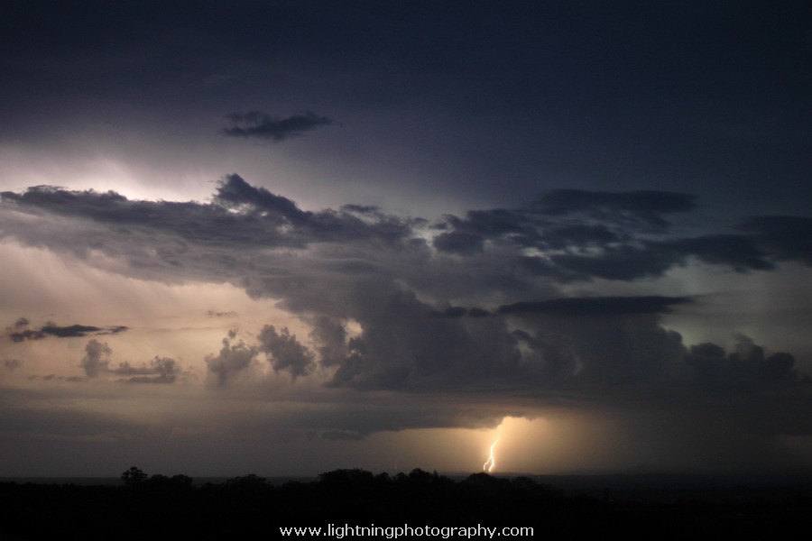 Lightning Image 2005120703