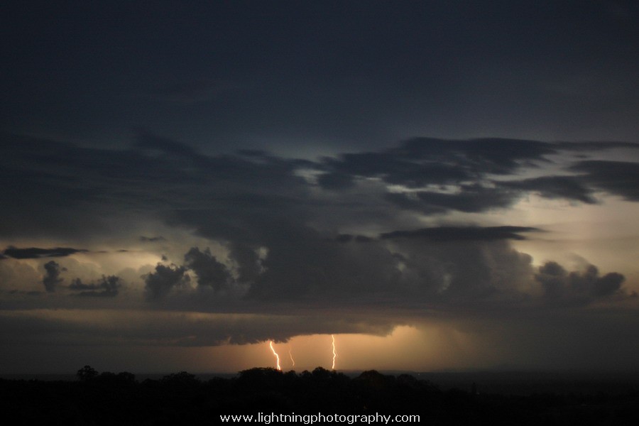 Lightning Image 2005120704