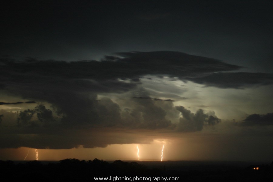 Lightning Image 2005120705