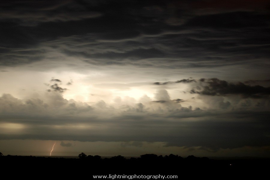 Lightning Image 2005120724