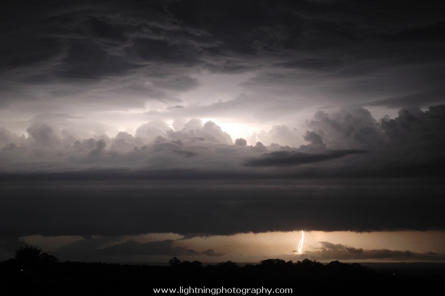 Lightning Image 2005120729