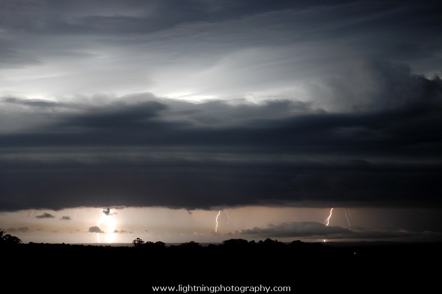 Lightning Image 2005120733