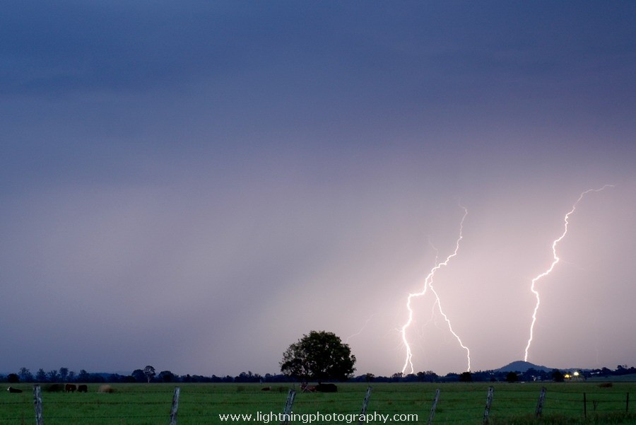 Lightning Image 2005121339