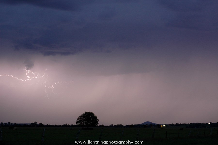 Lightning Image 2005121342