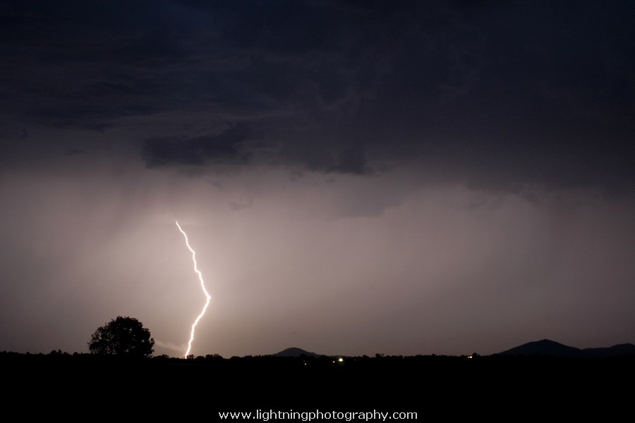 Lightning Image 2005121344