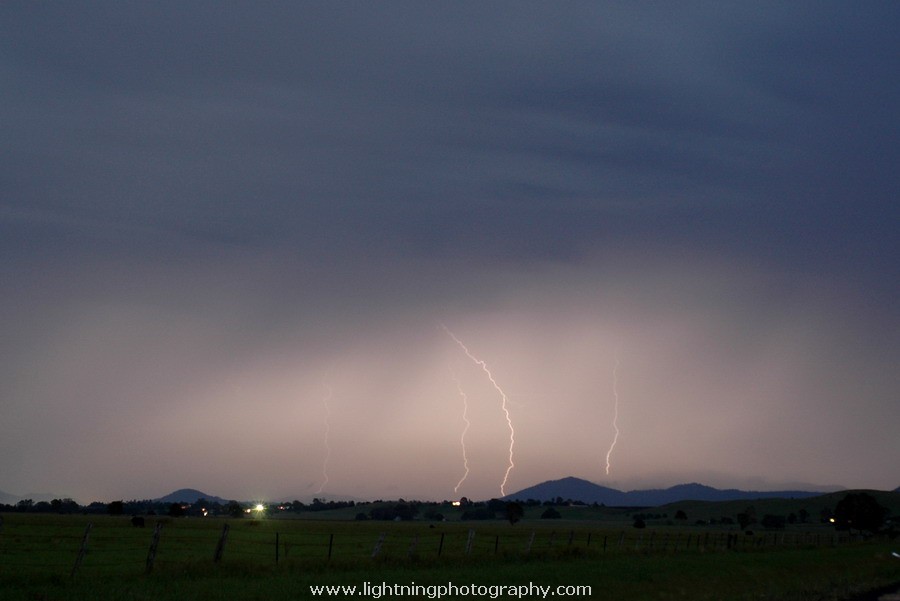 Lightning Image 2005121349