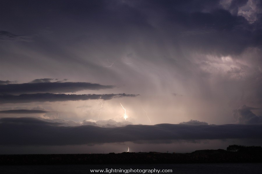 Lightning Image 2005122808