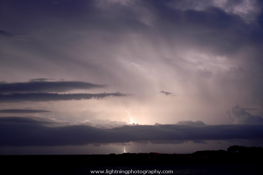 Lightning Image 2005122809