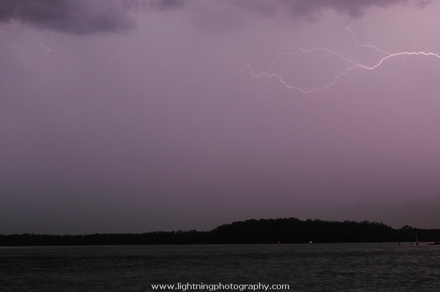 Lightning Image 2005122844