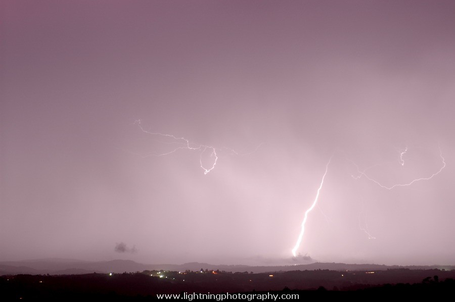 Lightning Image 2005122857