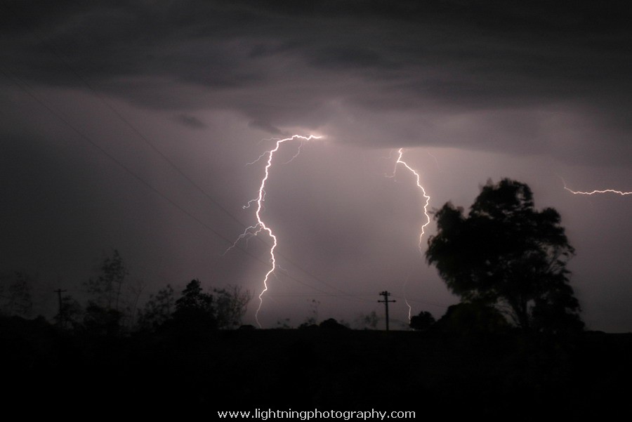 Lightning Image 2006010335