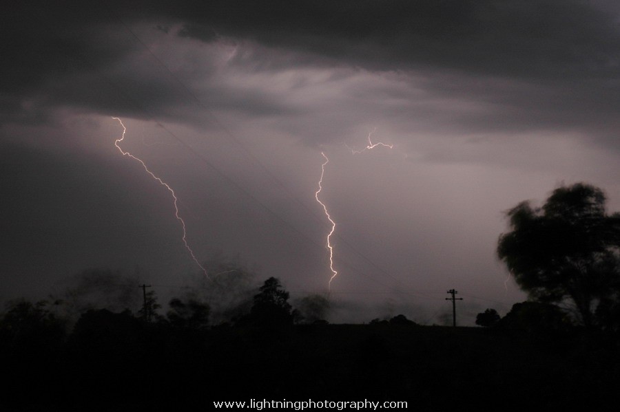 Lightning Image 2006010336