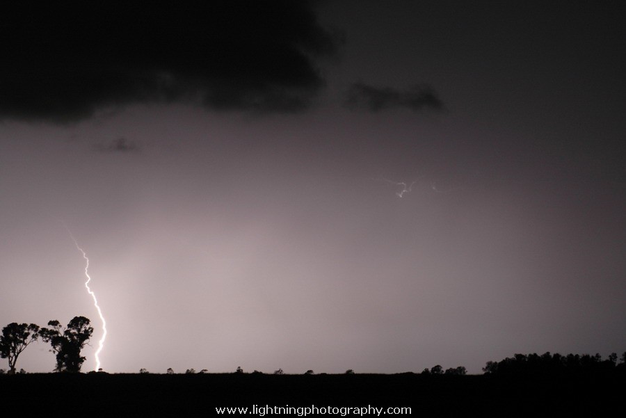 Lightning Image 2006021350