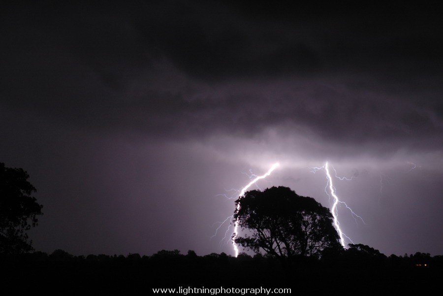 Lightning Image 2006110725