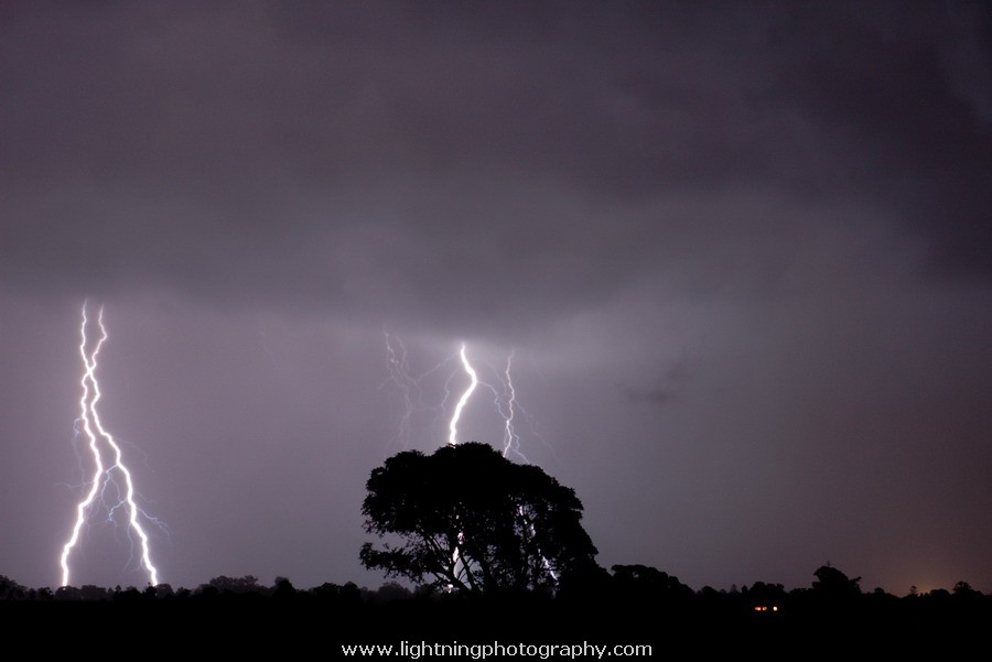 Lightning Image 2006110731