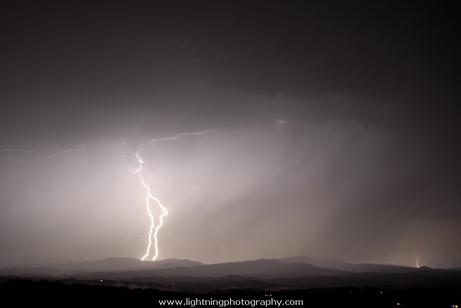 Lightning Image 2006111325