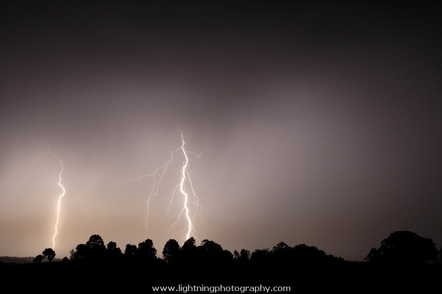 Lightning Image 2006111344