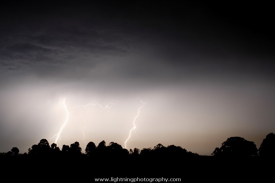 Lightning Image 2006111350