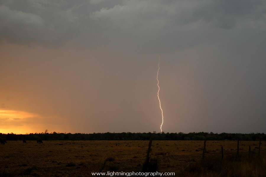 Lightning Image 2007011425