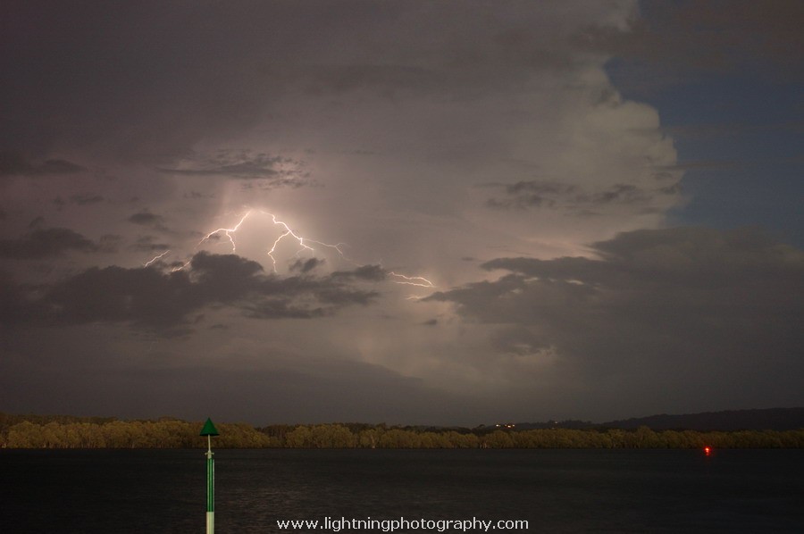 Lightning Image 2007022816