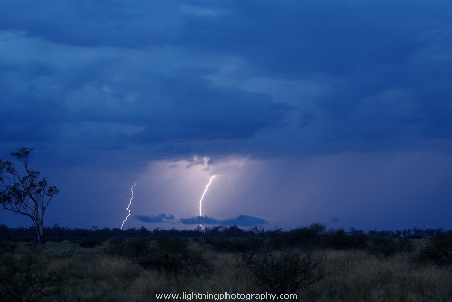 Lightning Image 2007120940