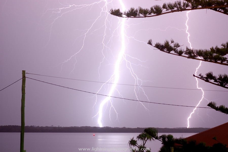 Lightning Image 2008091261