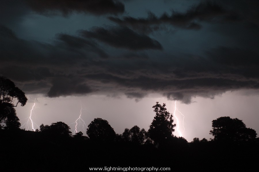 Lightning Image 2009010136