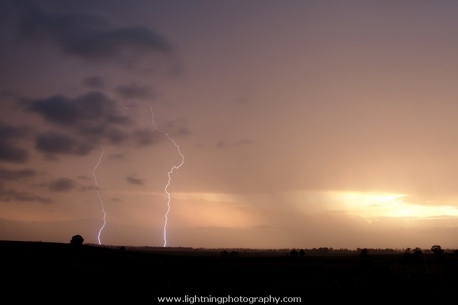 Lightning Image 2009111733