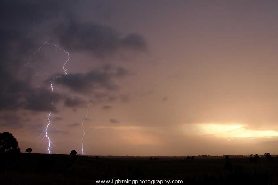 Lightning Image 2009111734