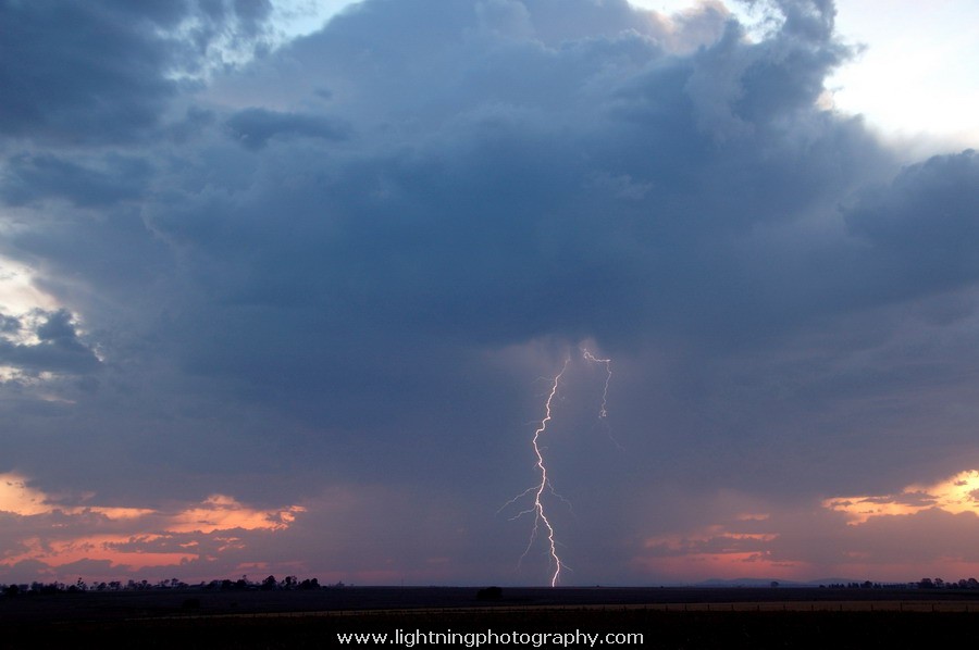 Lightning Image 2009111844