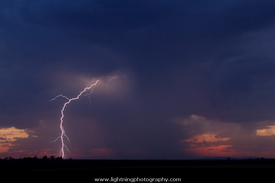 Lightning Image 2009111846