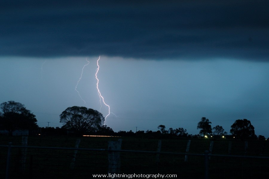 Lightning Image 2010012832