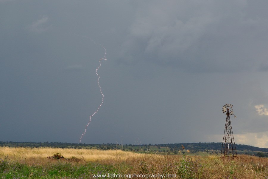 Lightning Image 20110103037