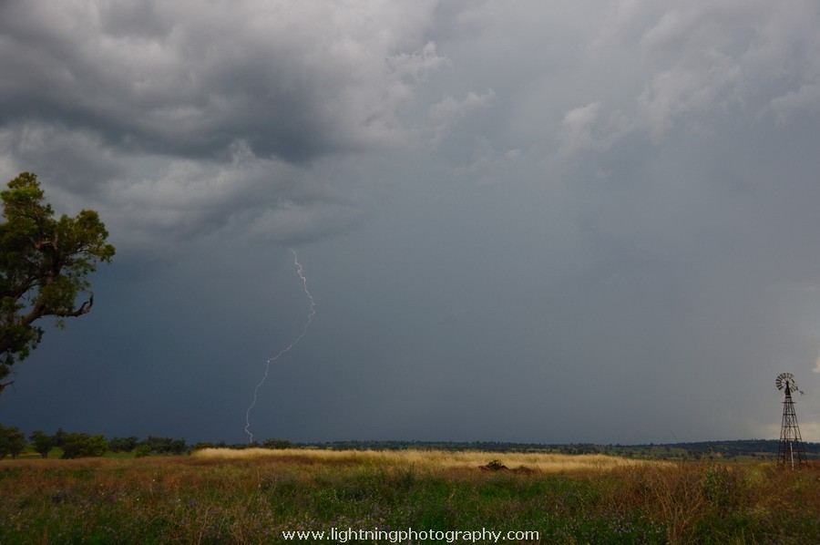 Lightning Image 20110103038