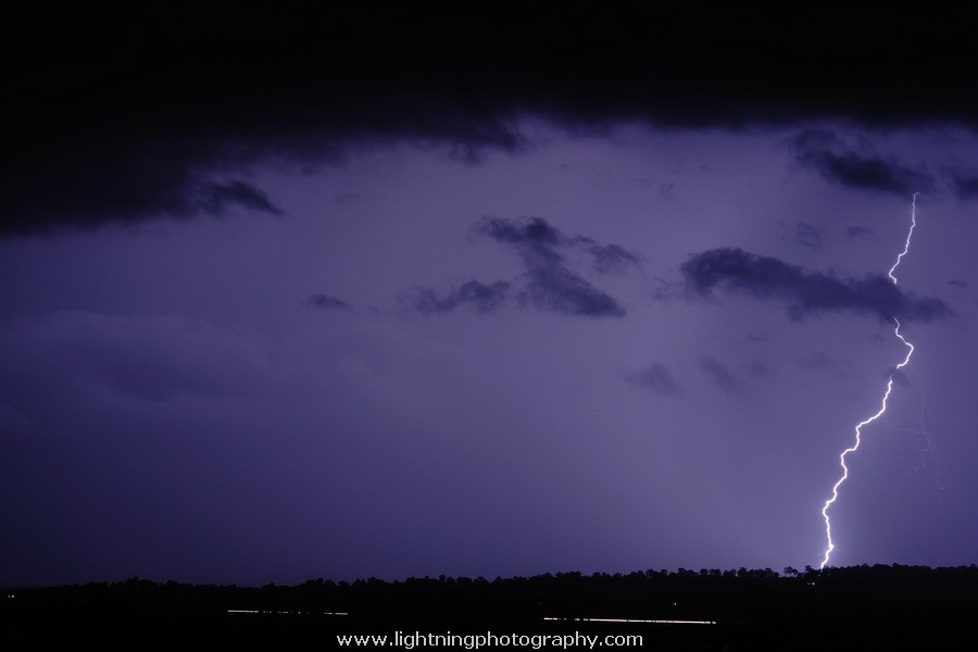 Lightning Image 2011022724