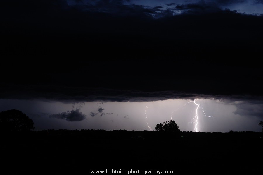 Lightning Image 2011030143