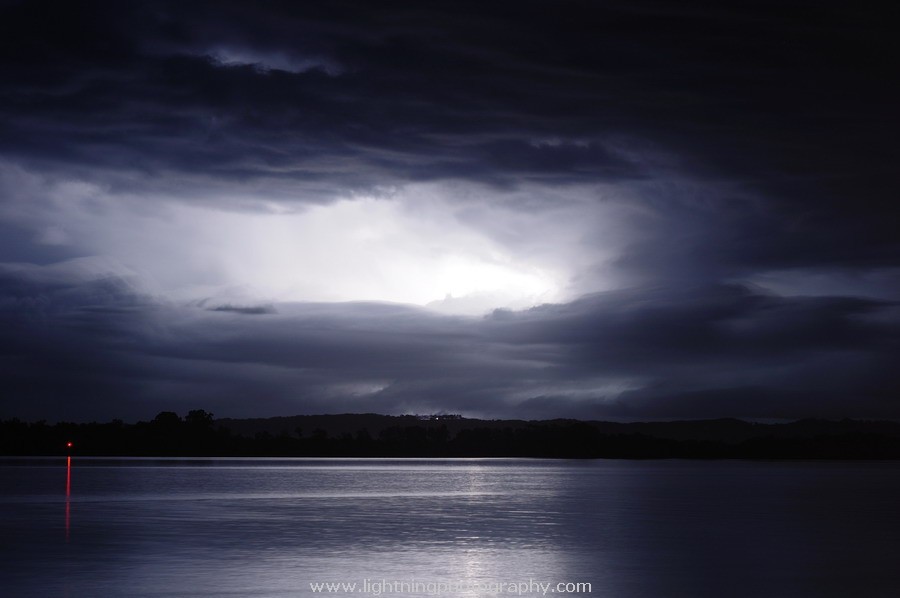 Lightning Image 2011040214