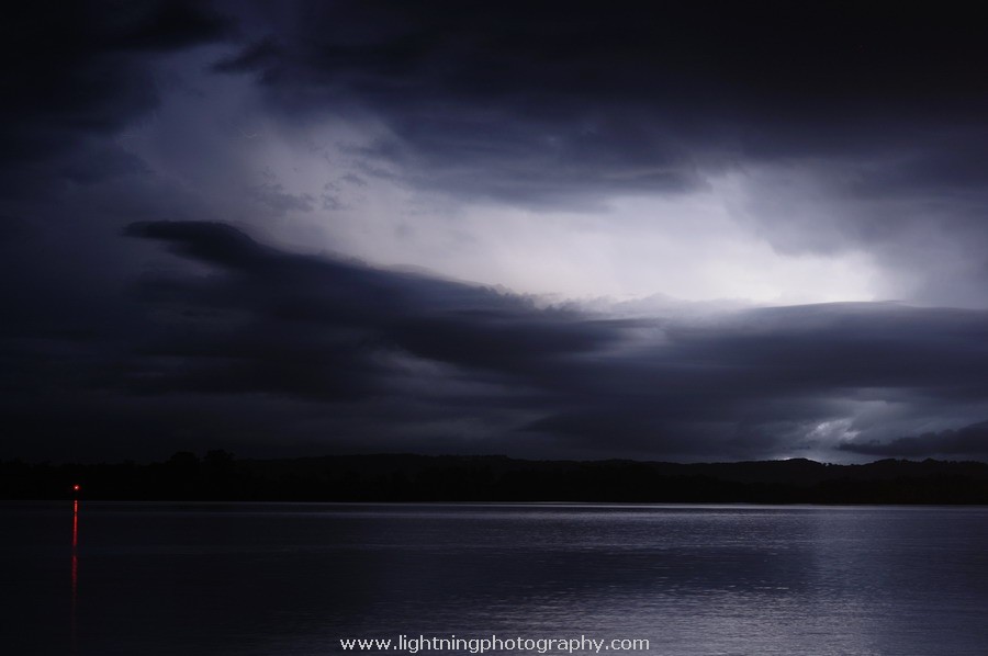 Lightning Image 2011040215