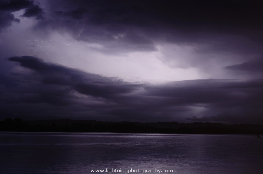 Lightning Image 2011040216