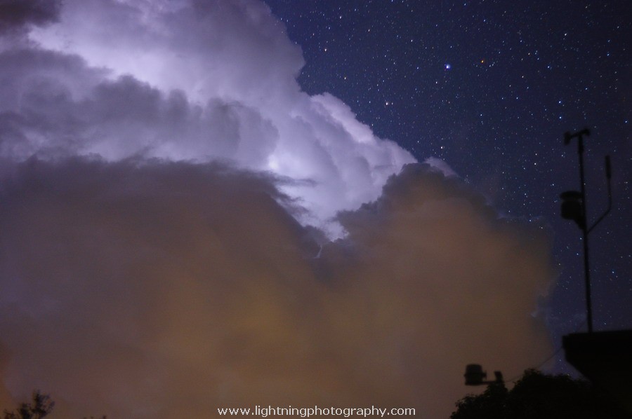 Lightning Image 2011040219